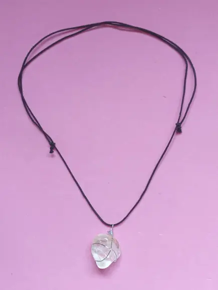 Colar com Cristal Natural