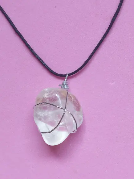Colar com Cristal Natural