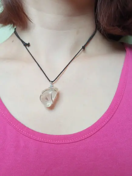 Colar com Cristal Natural