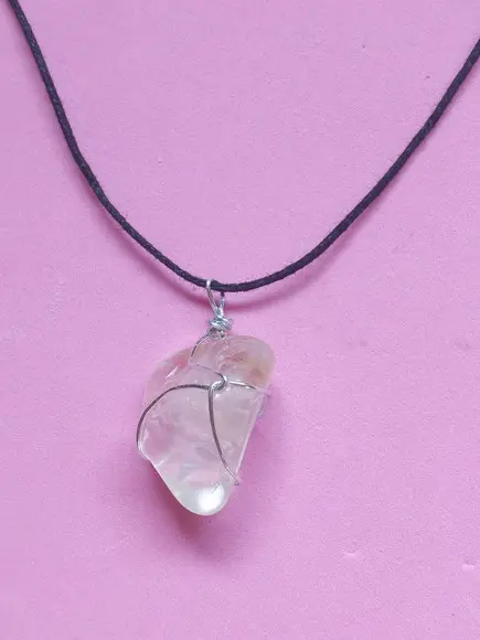 Colar com Cristal Natural