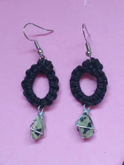 Conjunto Colar com Brincos de Macramê com Jaspe Dálmata