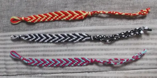 Kit com 3 Pulseiras da Amizade de Macramê