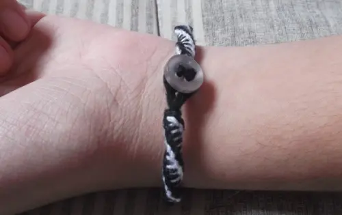 Kit com 2 Pulseiras da Amizade de Macramê