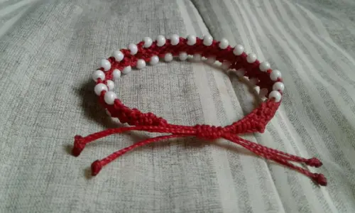 Pulseira de Macramê com Miçangas