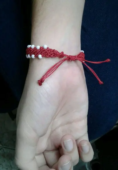 Pulseira de Macramê com Miçangas