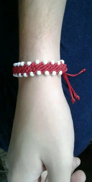 Pulseira de Macramê com Miçangas