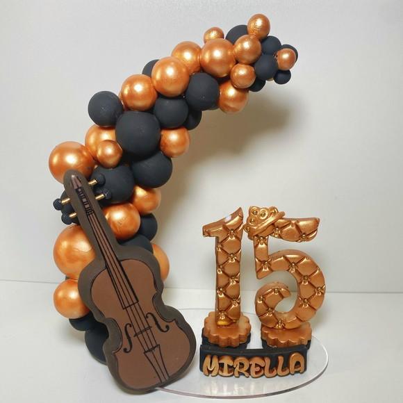 Topo de bolo 15 anos de biscuit