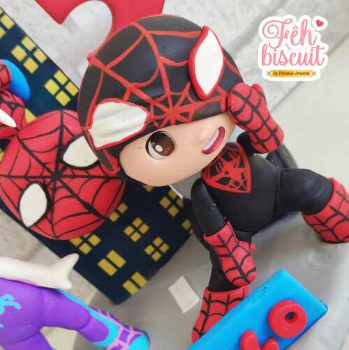 Topo de bolo homem aranha de biscuit