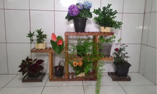 Floreira Jardim Vertical de Chão para até 10 Vasos