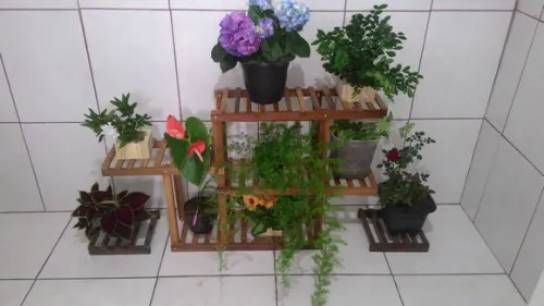 Floreira Jardim Vertical de Chão para até 10 Vasos