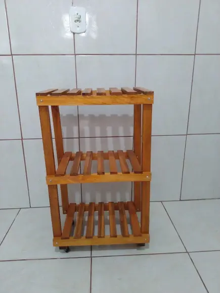 Kit Com Quatro Floreiras De Chão Com Rodízios.