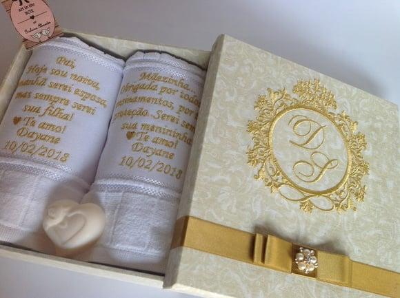 Caixa para os Pais da Noiva Marfim e Dourado