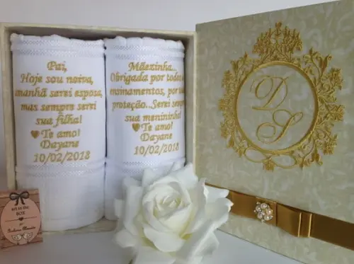 Caixa para os Pais da Noiva Marfim e Dourado