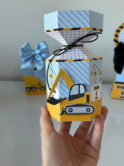 Caixa Meia Bala de Construção com Aplique em 3d
