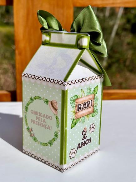 Caixa Milk do Safari Menino em Aquarela