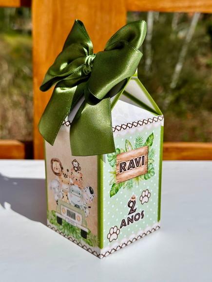 Caixa Milk do Safari Menino em Aquarela