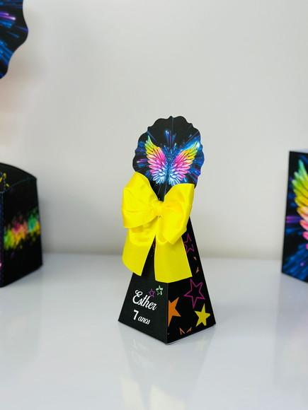 Caixa Pirâmide / Cone de Neon