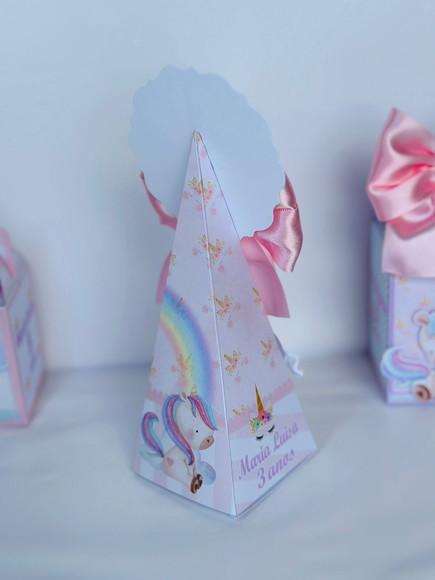 Caixa Pirâmide / Cone do Unicornio com Aplique em 3d
