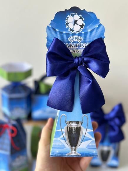 Caixa Pirâmide/cone para Festa Liga dos Campeões