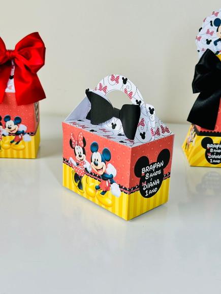 Kit 21 Caixas do Tema Mickey e Minnie