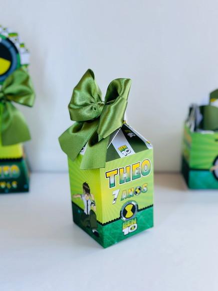 Kit 70 Caixas do Ben 10