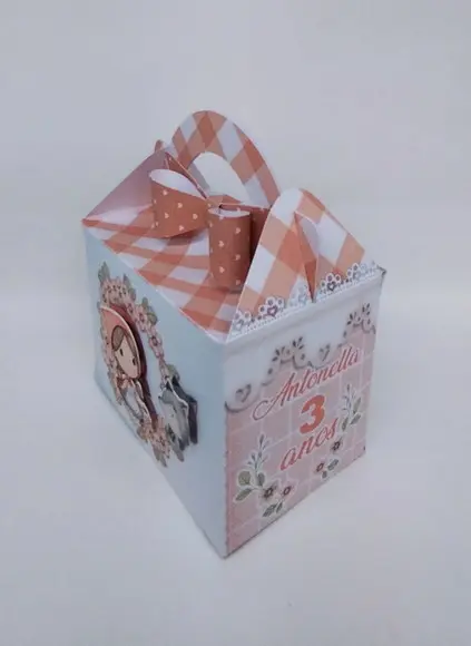 Caixa Maleta da Chapéuzinho Vermelho com Aplique em 3d.