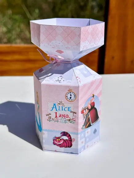 Caixa Meia Bala Alice no País das Maravilhas