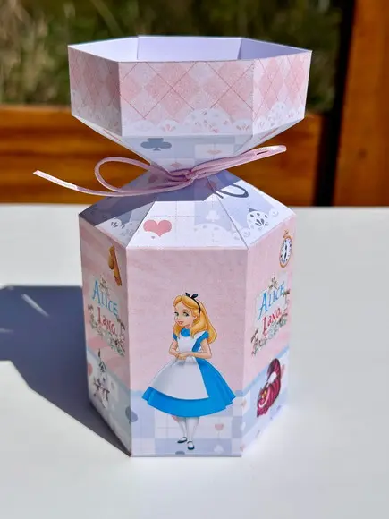 Caixa Meia Bala Alice no País das Maravilhas