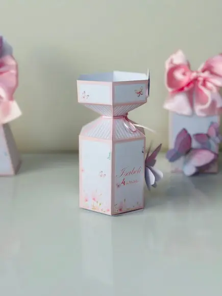 Caixa Meia Bala Borboletas em 3d