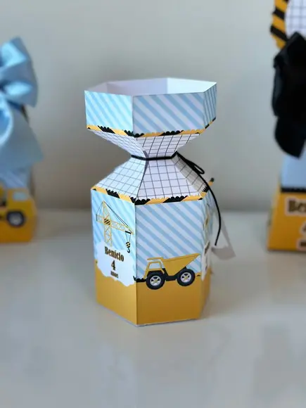 Caixa Meia Bala de Construção com Aplique em 3d