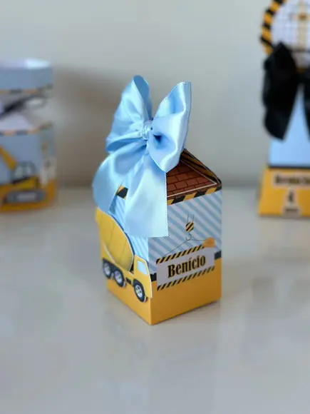 Caixa Milk de Construção com Aplique em 3d.