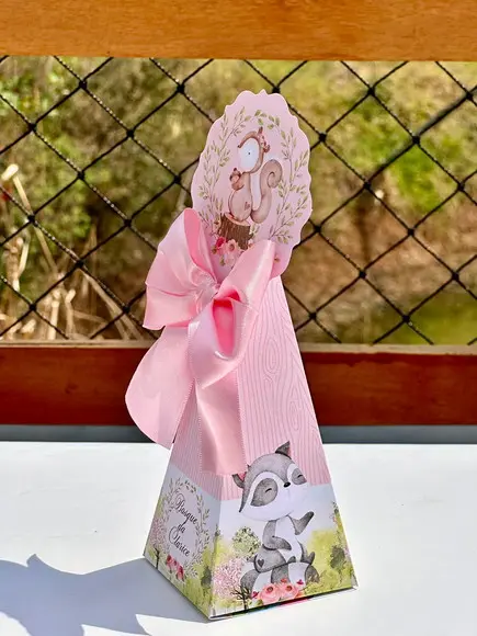 Caixa Pirâmide / Cone Bosque Menina