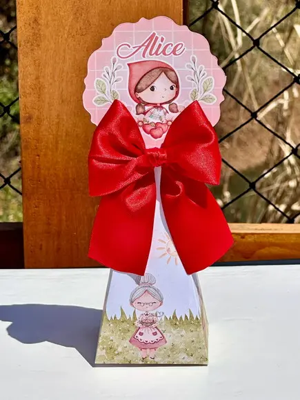 Caixa Pirâmide / Cone Chapeuzinho Vermelho