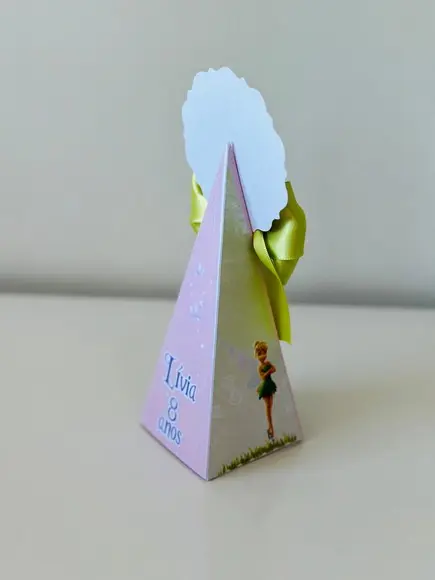 Caixa Pirâmide / Cone da Tinker Bell com Aplique em 3d.