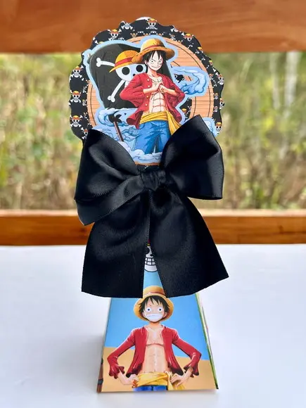 Caixa Pirâmide / Cone do One Piece