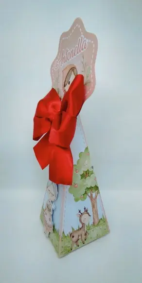 Caixa Pirâmide/cone da Chapéuzinho Vermelho com Aplique 3d