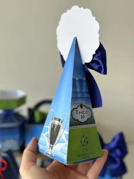 Caixa Pirâmide/cone para Festa Liga dos Campeões