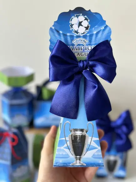 Caixa Pirâmide/cone para Festa Liga dos Campeões
