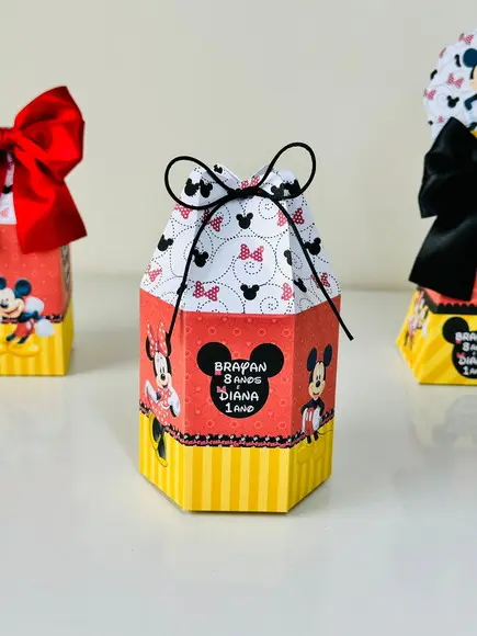 Kit 21 Caixas do Tema Mickey e Minnie
