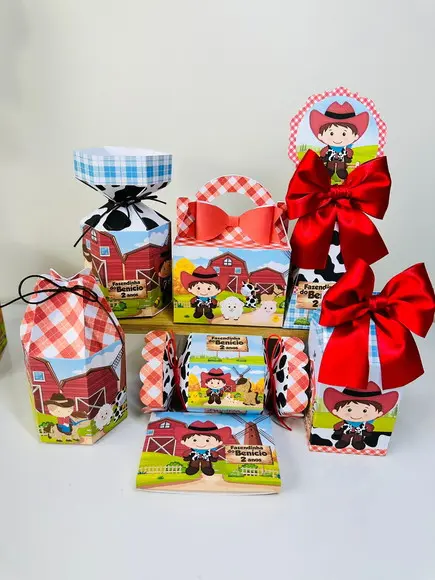 Kit 35 Caixas Fazendinha Menino