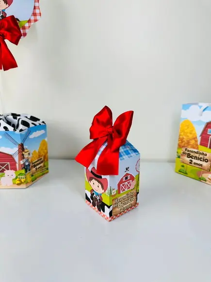 Kit 35 Caixas Fazendinha Menino