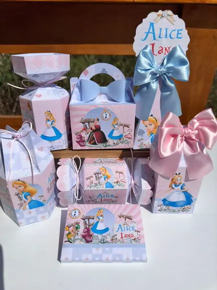 Kit 42 Caixas da Alice no País das Maravilhas