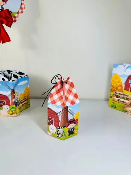Kit 56 Caixas Fazendinha Menino