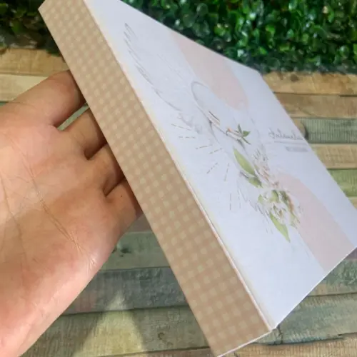 Álbum de Fotos para batizado modelo com parafusos