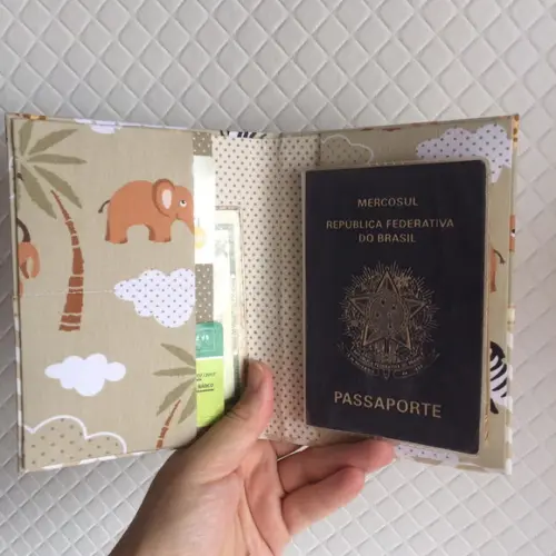 Kit Capa para Caderneta de Vacinação e Porta Passaporte