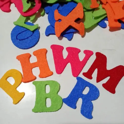 78 letras alfabeto em feltro - 3cm