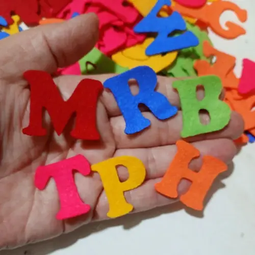 78 letras alfabeto em feltro - 3cm