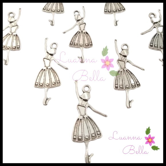 Pingente Bailarina Metal Prata - Pct c/12 unidades