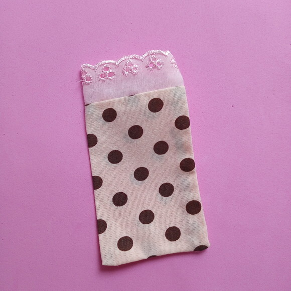 Saquinho Algodão Rosa Bolinha Marrom com Renda 6x11cm