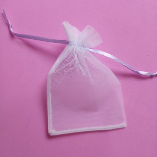 Saquinho Organza Tunil Branco com Fita Lilás 8x13cm